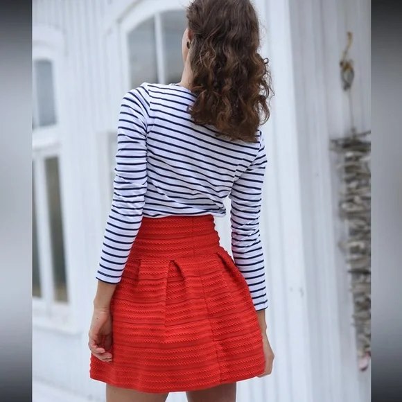 2 Piece H&M Red Skater Skirt & Matching Blazer Suit with Ribbed Pleats Size L/10 - Picture 7 of 16